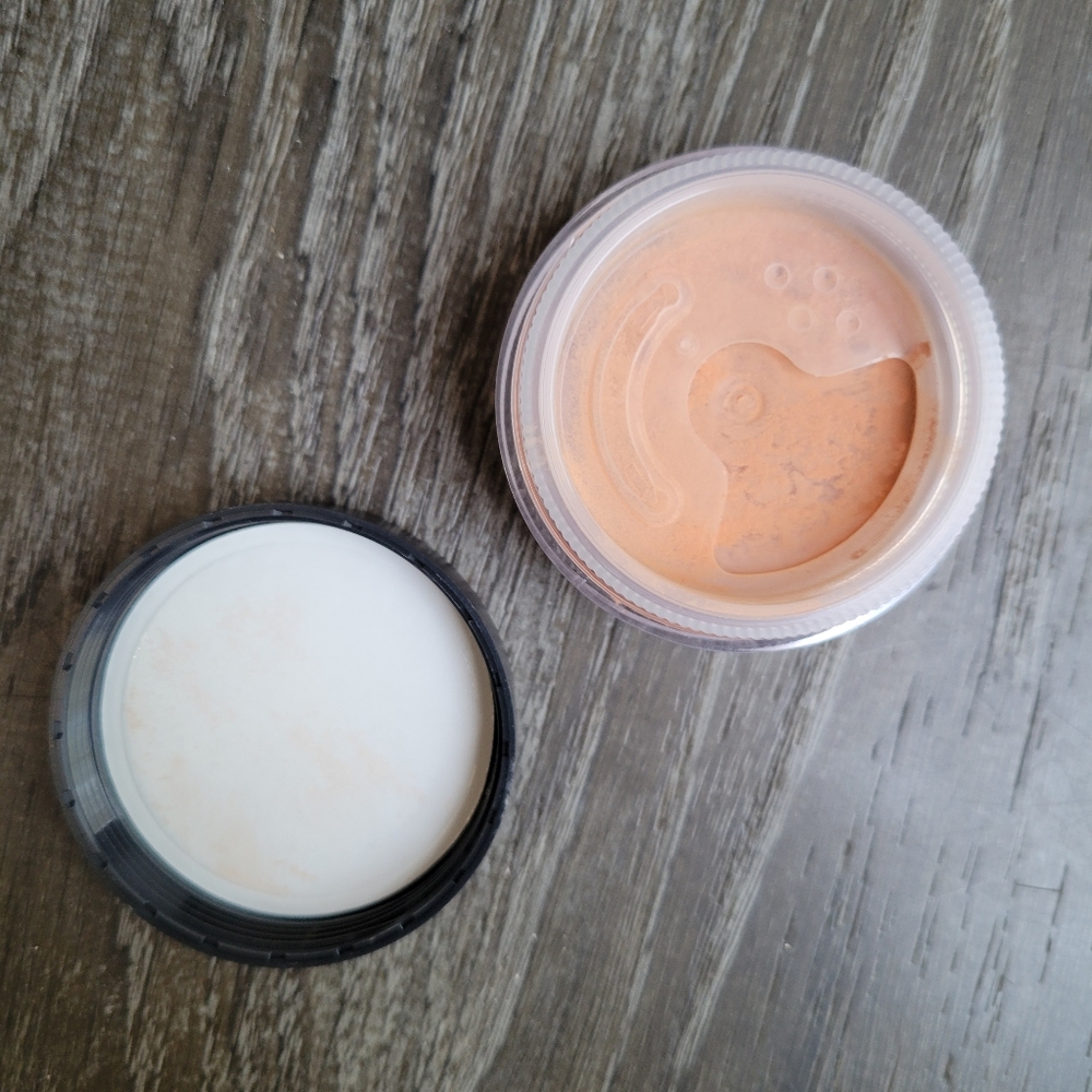 Bare Minerals Tinted Mineral Veil Loose Setting Powder